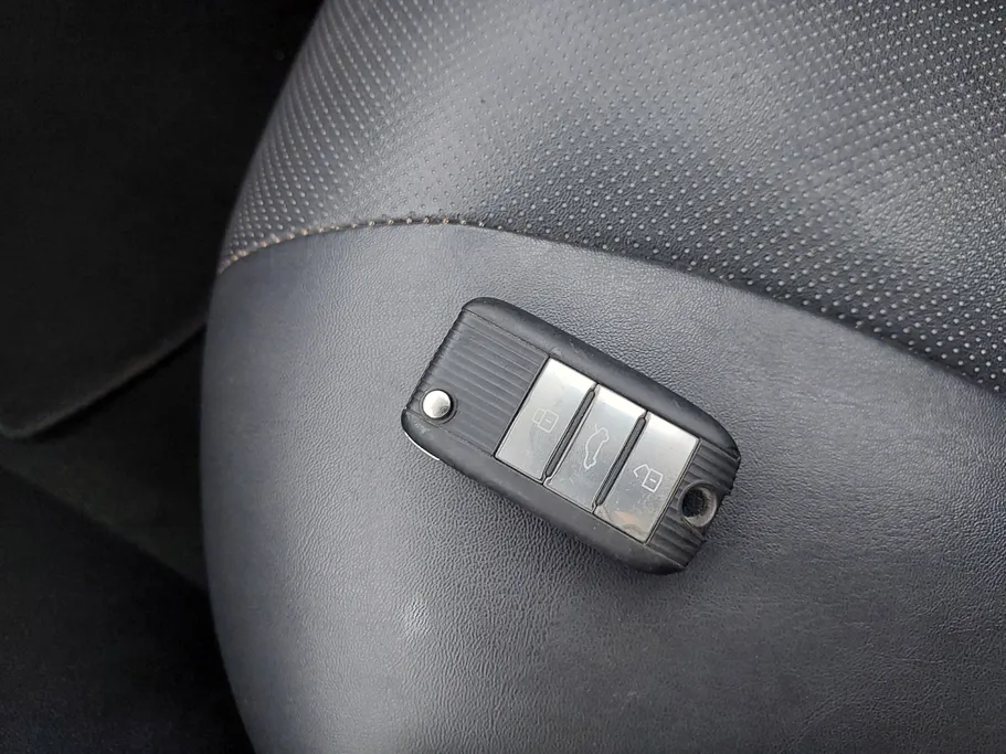 ام جي 5 LUX 2023 