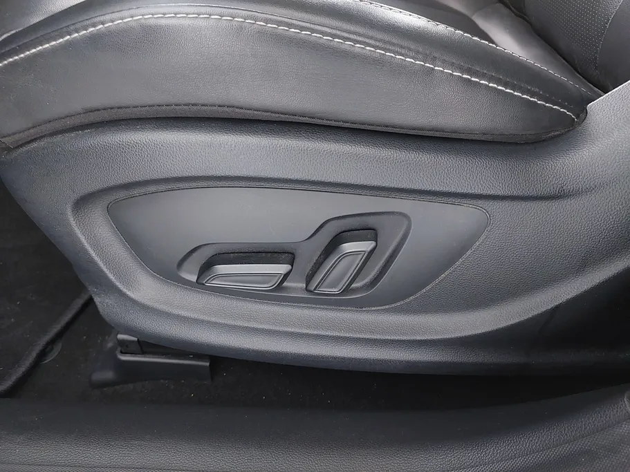 ام جي 5 LUX 2023 