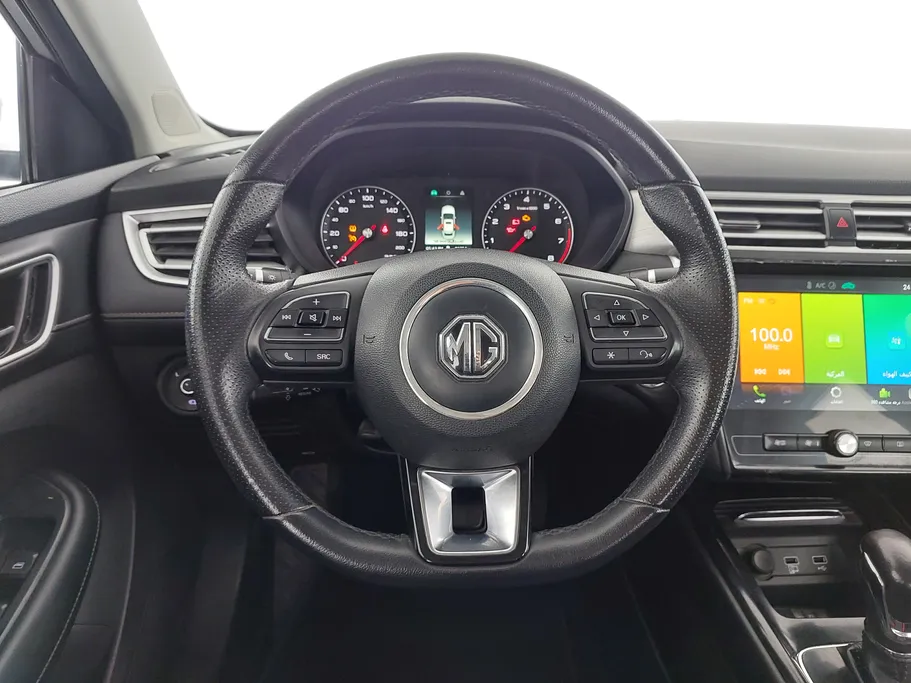 ام جي 5 LUX 2023 