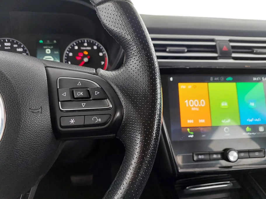 ام جي 5 LUX 2023 