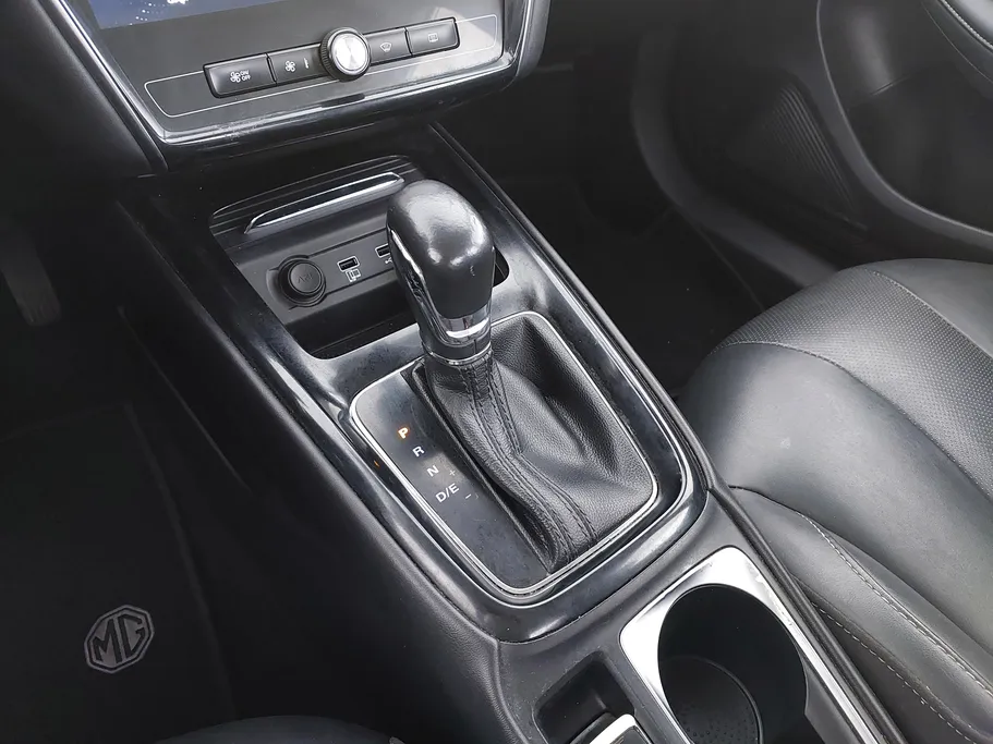 ام جي 5 LUX 2023 