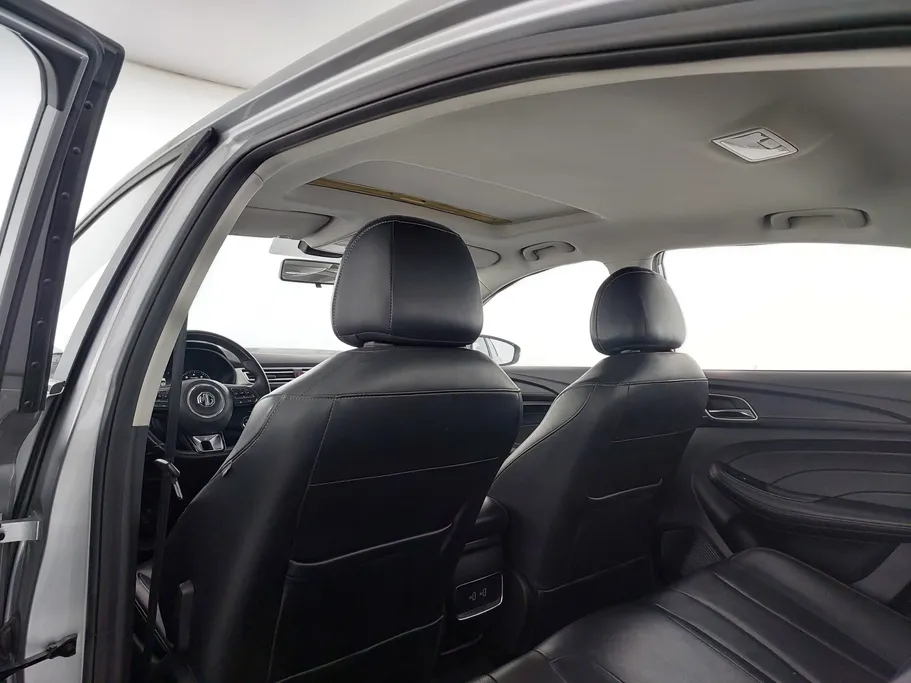 ام جي 5 LUX 2023 