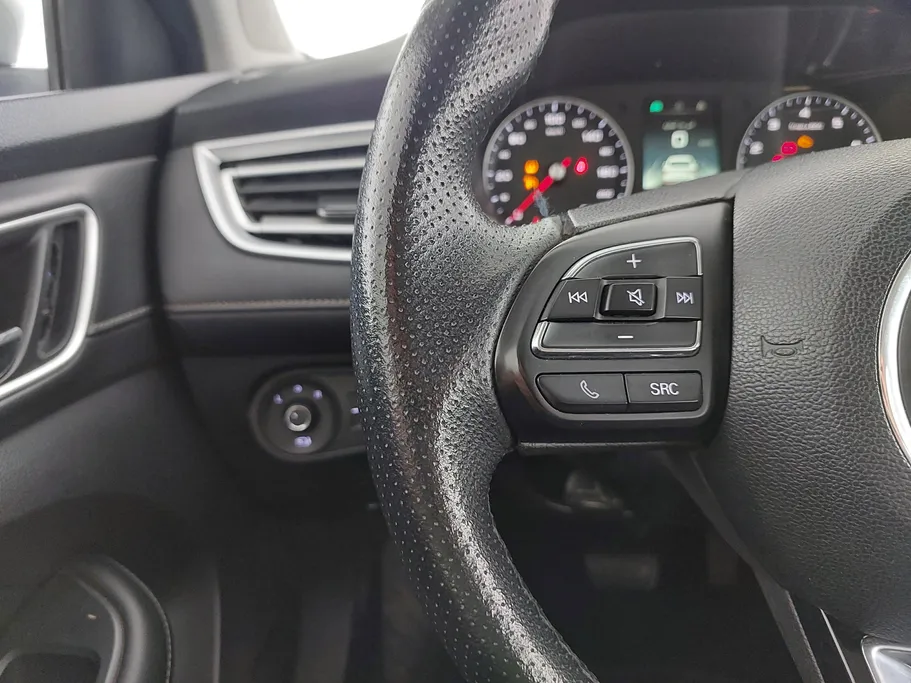 ام جي 5 LUX 2023 