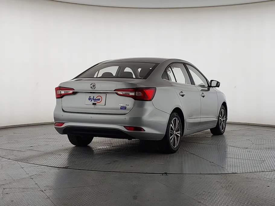 ام جي 5 LUX 2023 