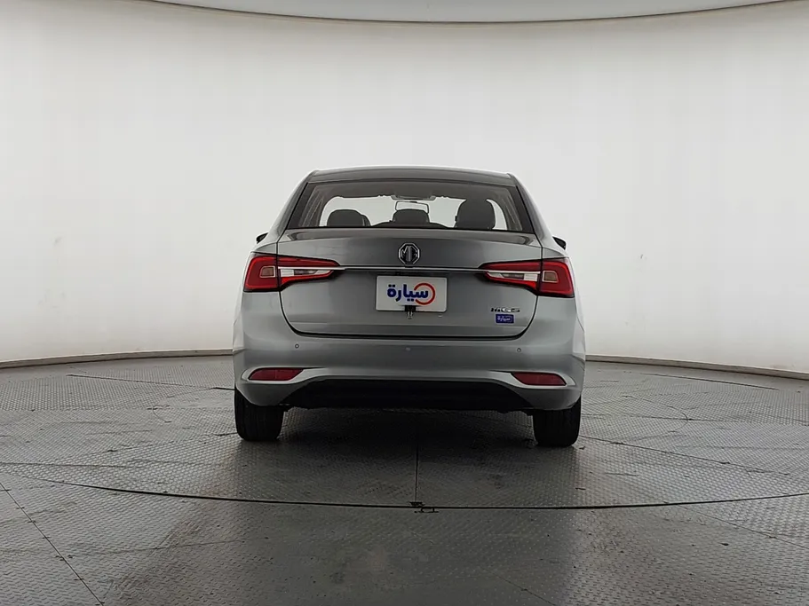 ام جي 5 LUX 2023 