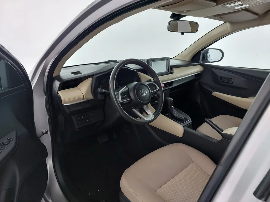 2023 Toyota Yaris  Y 