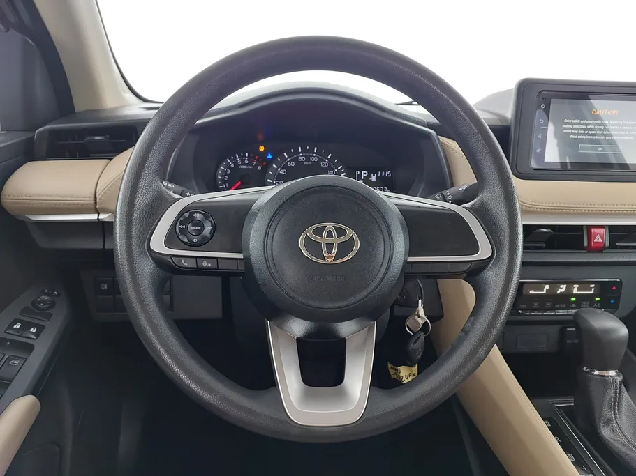 2023 Toyota Yaris  Y 