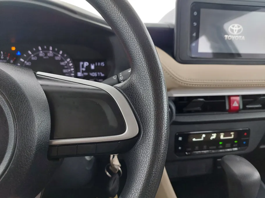 2023 Toyota Yaris  Y 