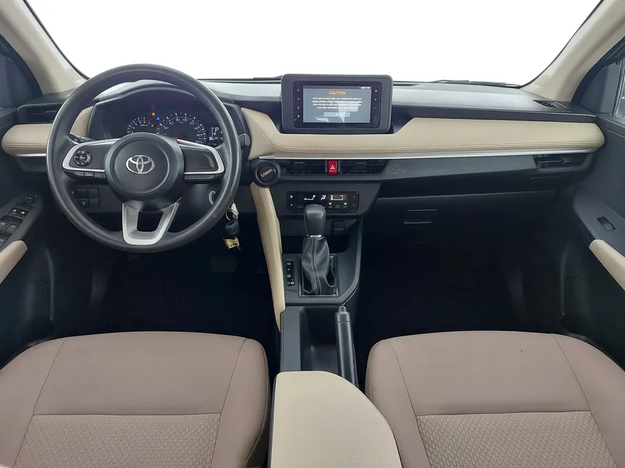 2023 Toyota Yaris  Y 