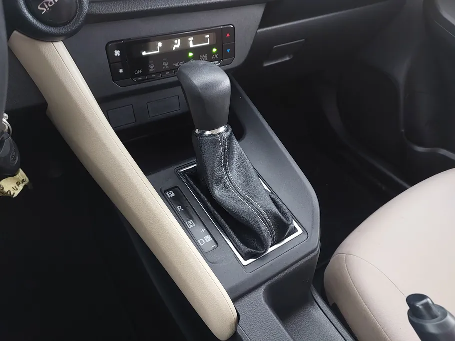 2023 Toyota Yaris  Y 