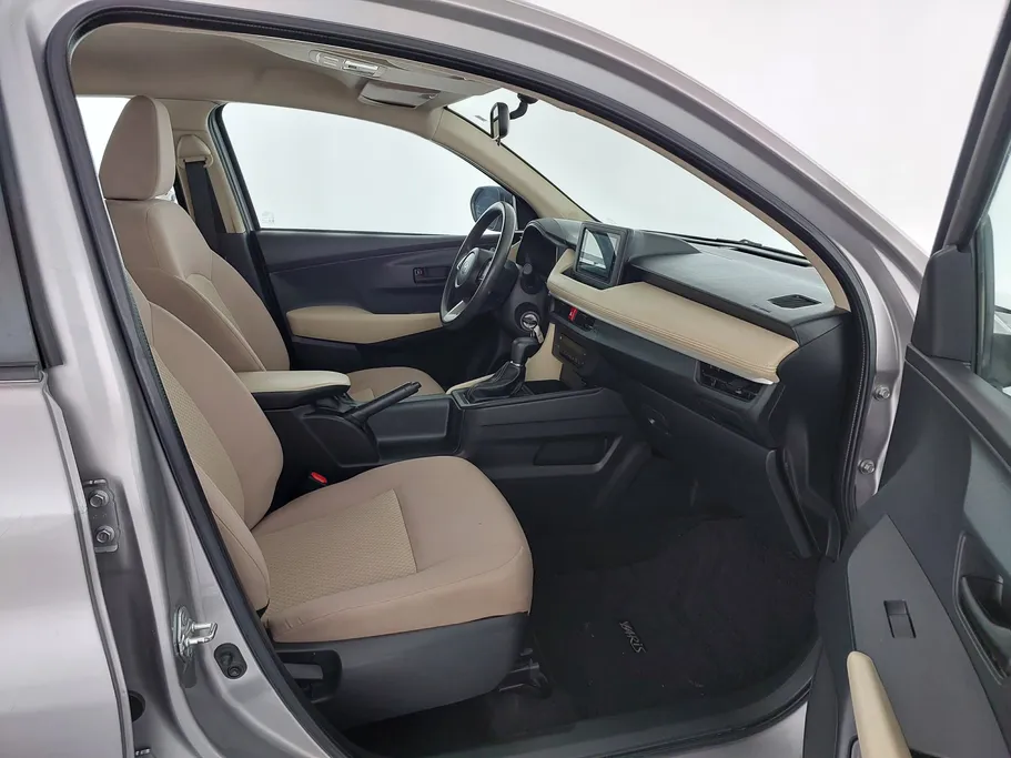 2023 Toyota Yaris  Y 