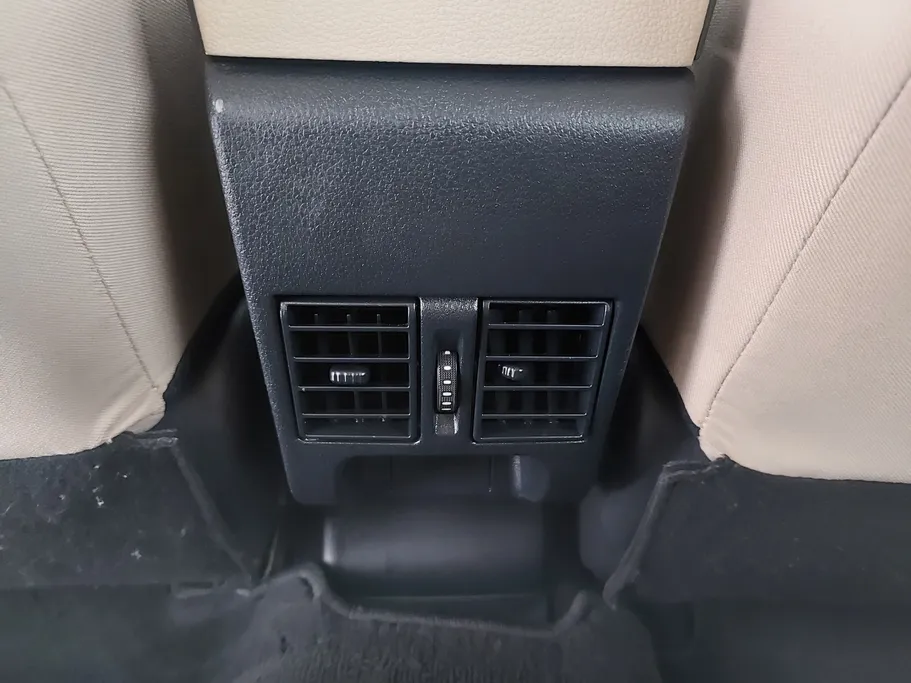 2023 Toyota Yaris  Y 