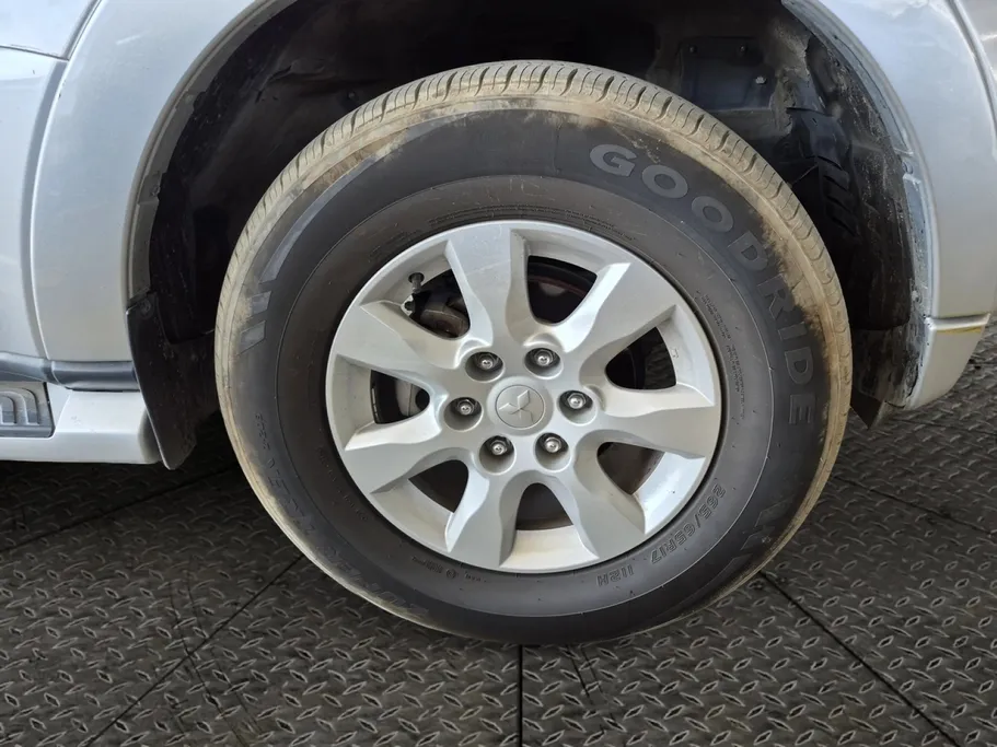 2022 Mitsubishi Pajero GLS 5Doors 