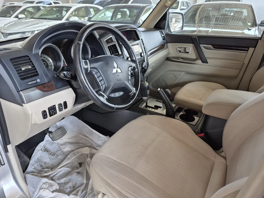 2022 Mitsubishi Pajero GLS 5Doors 