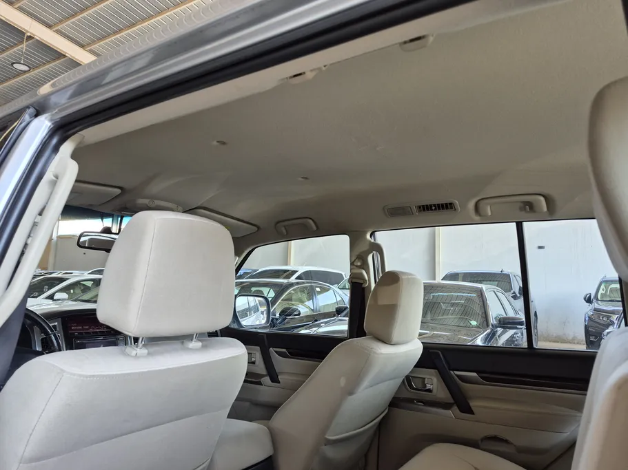 2022 Mitsubishi Pajero GLS 5Doors 