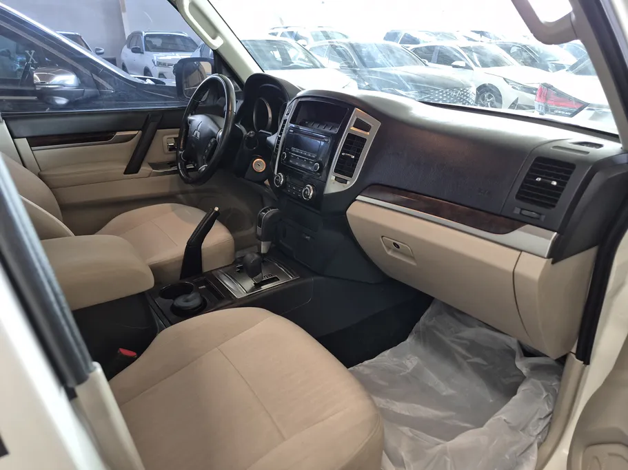 2022 Mitsubishi Pajero GLS 5Doors 