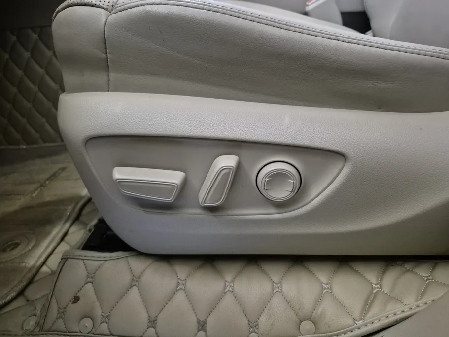 2023 Toyota Land Cruiser VXR 