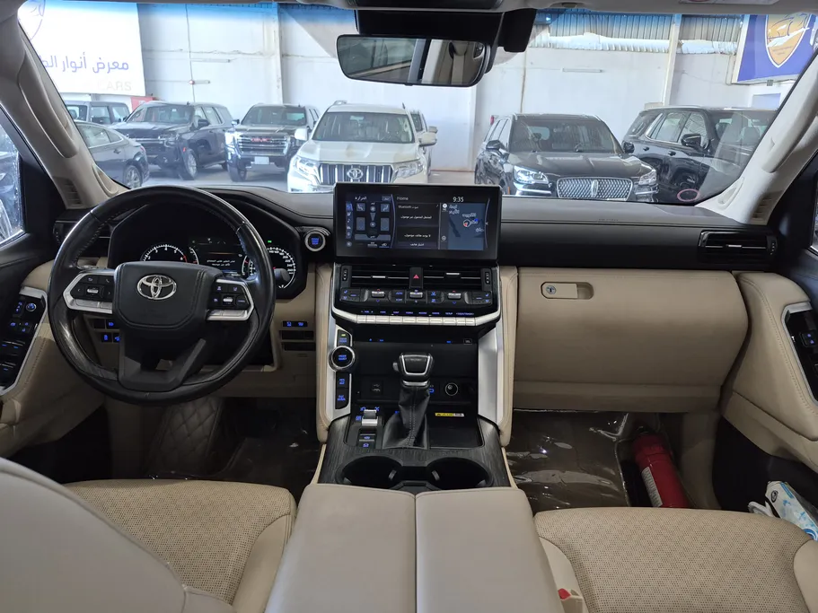 2023 Toyota Land Cruiser VXR 