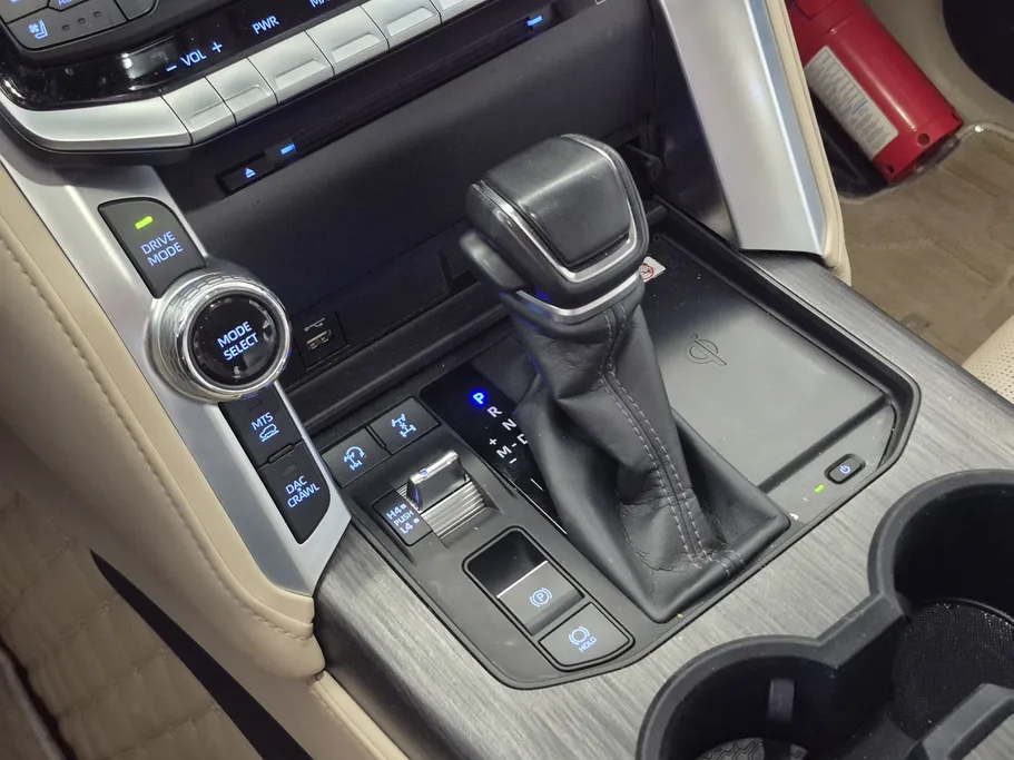 2023 Toyota Land Cruiser VXR 