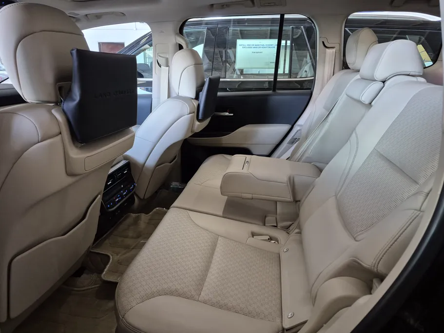 2023 Toyota Land Cruiser VXR 