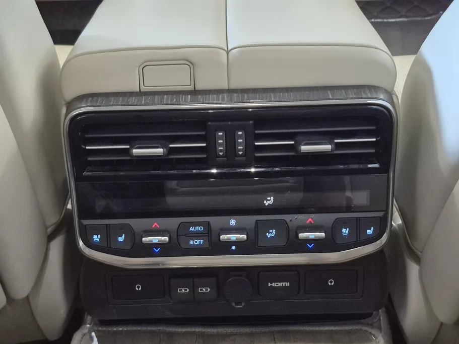 2023 Toyota Land Cruiser VXR 