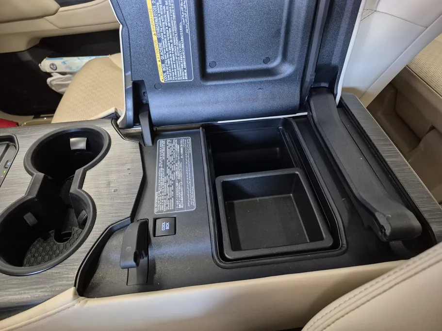 2023 Toyota Land Cruiser VXR 