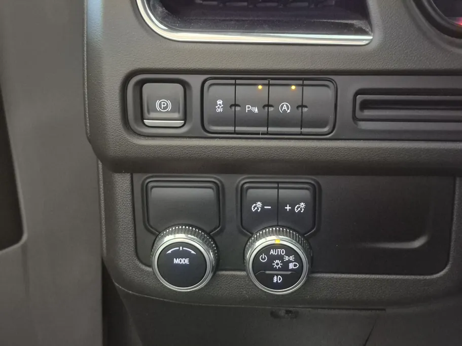 جي إم سي  يوكن SLE 2023 