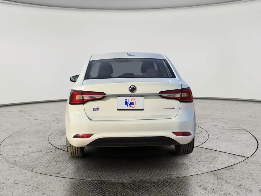 ام جي 5 STD 2023 