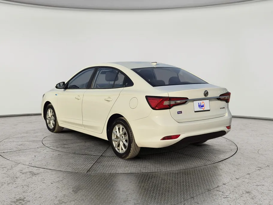 ام جي 5 STD 2023 