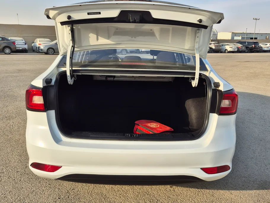 ام جي 5 STD 2023 