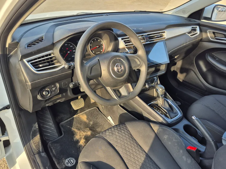 ام جي 5 STD 2023 