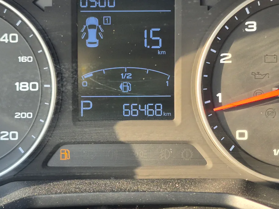 ام جي 5 STD 2023 