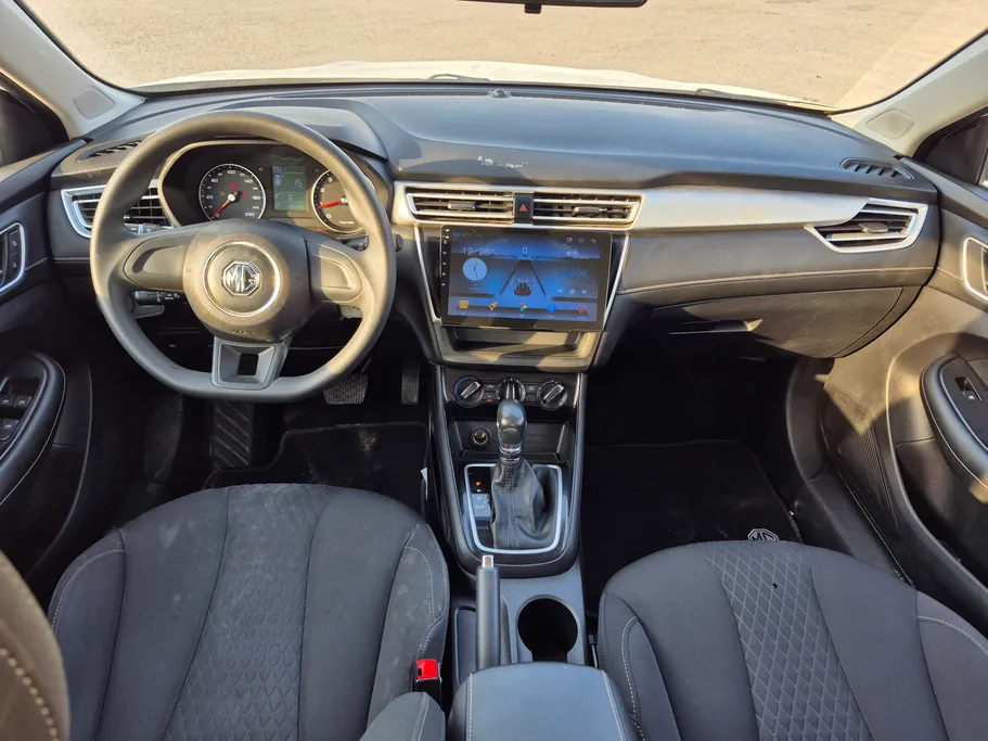 ام جي 5 STD 2023 