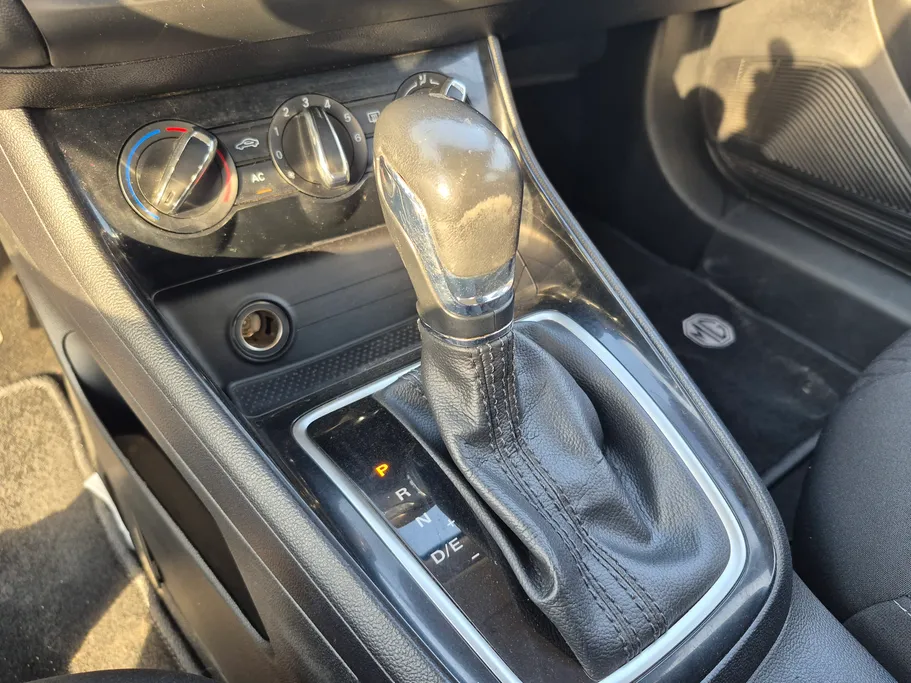 ام جي 5 STD 2023 