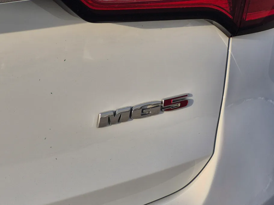 ام جي 5 STD 2023 