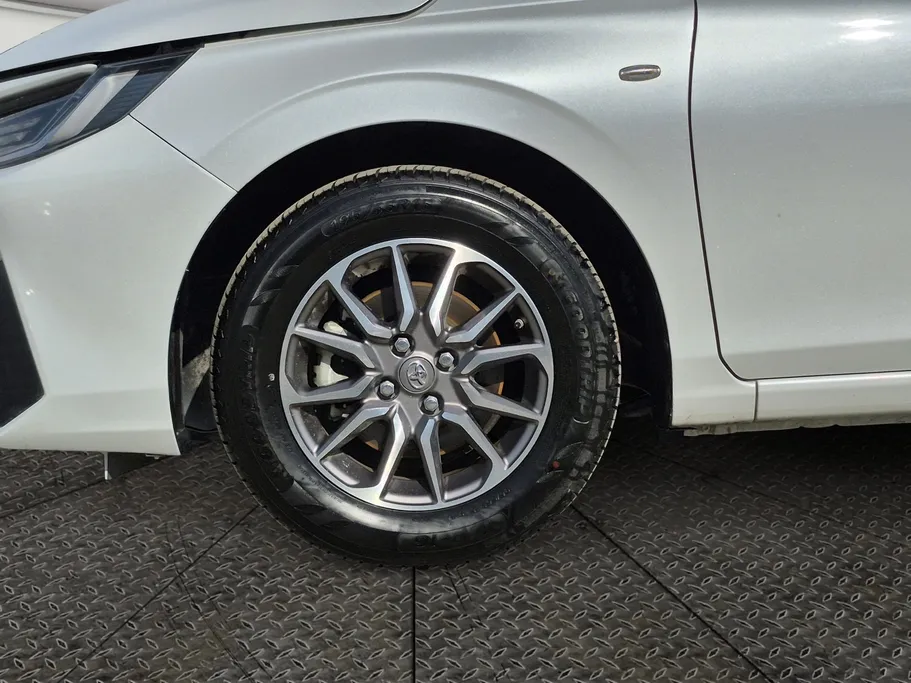 2023 Toyota Yaris  Y 