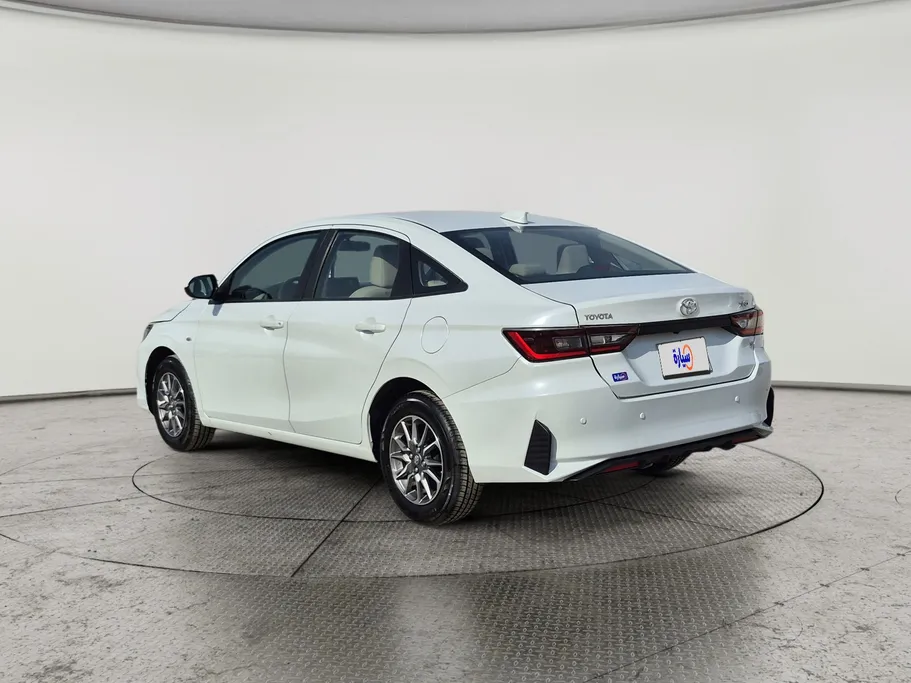 2023 Toyota Yaris  Y 