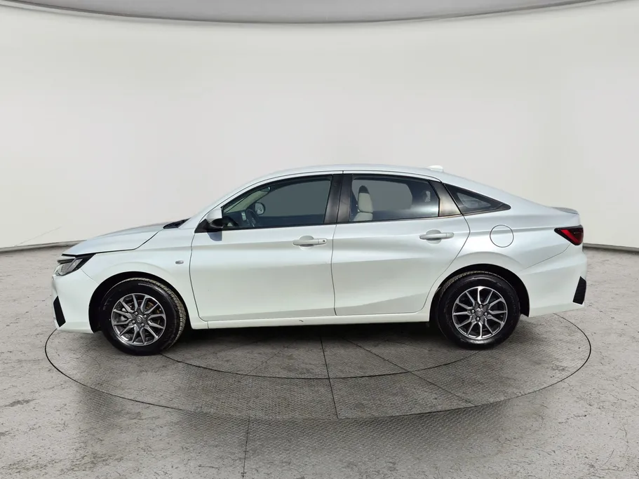 2023 Toyota Yaris  Y 