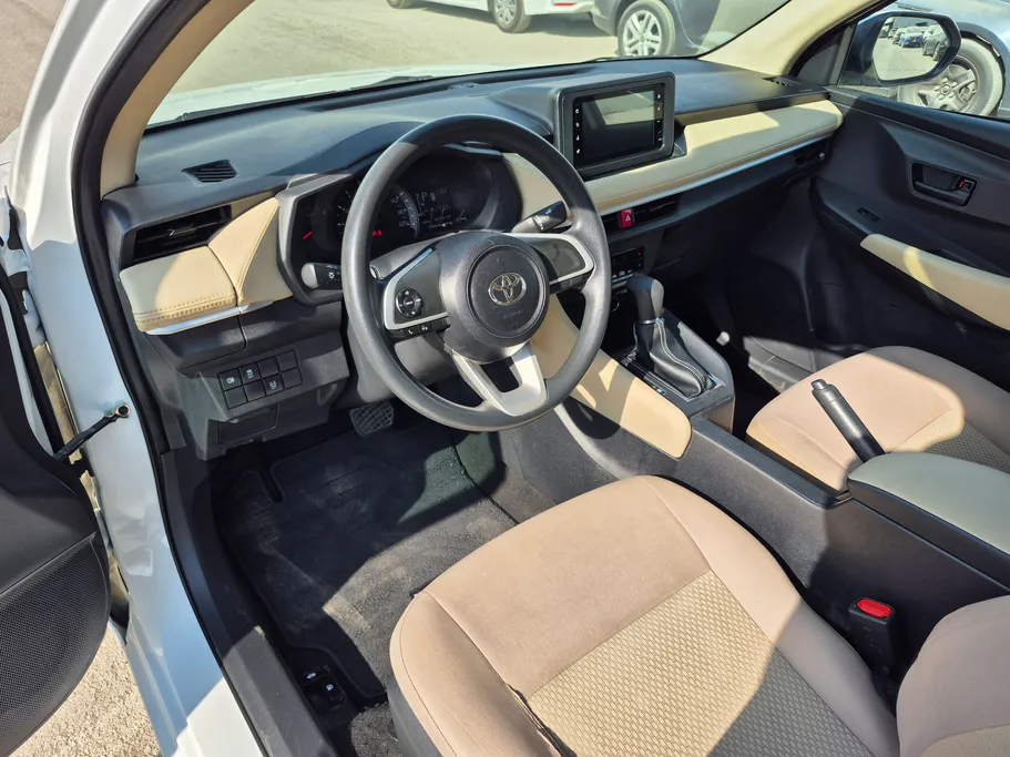 2023 Toyota Yaris  Y 