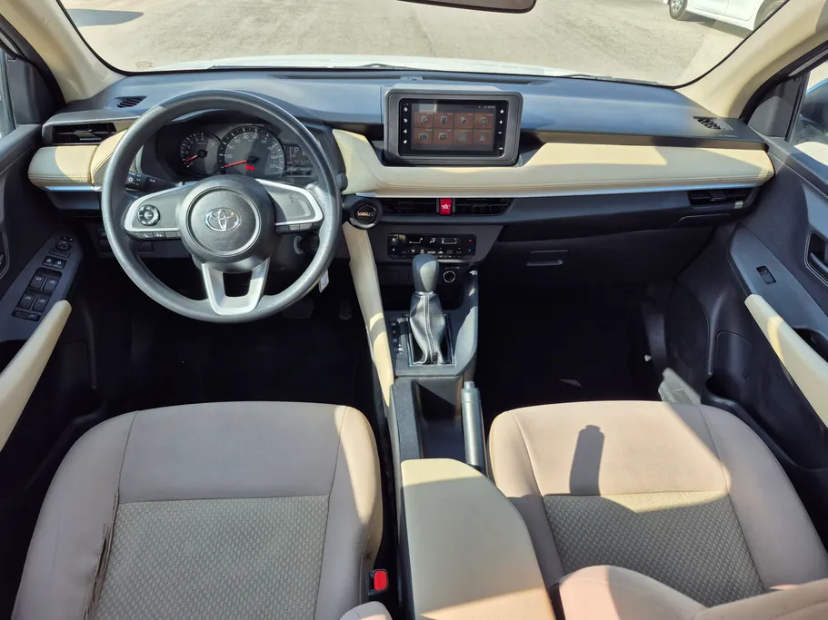 2023 Toyota Yaris  Y 