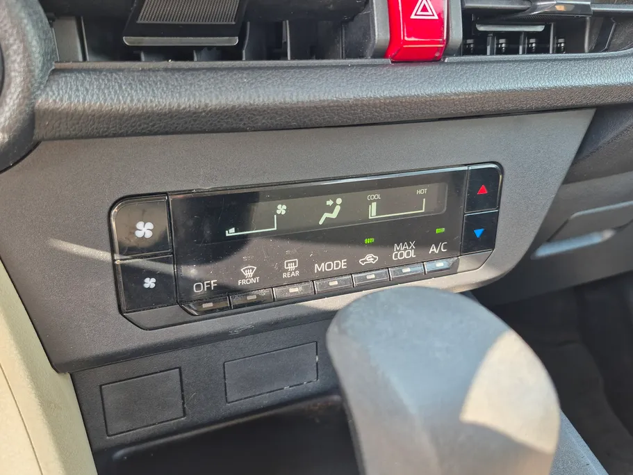 2023 Toyota Yaris  Y 