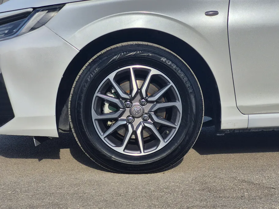 2024 Toyota Yaris  Y 