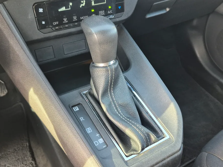 2024 Toyota Yaris  Y 