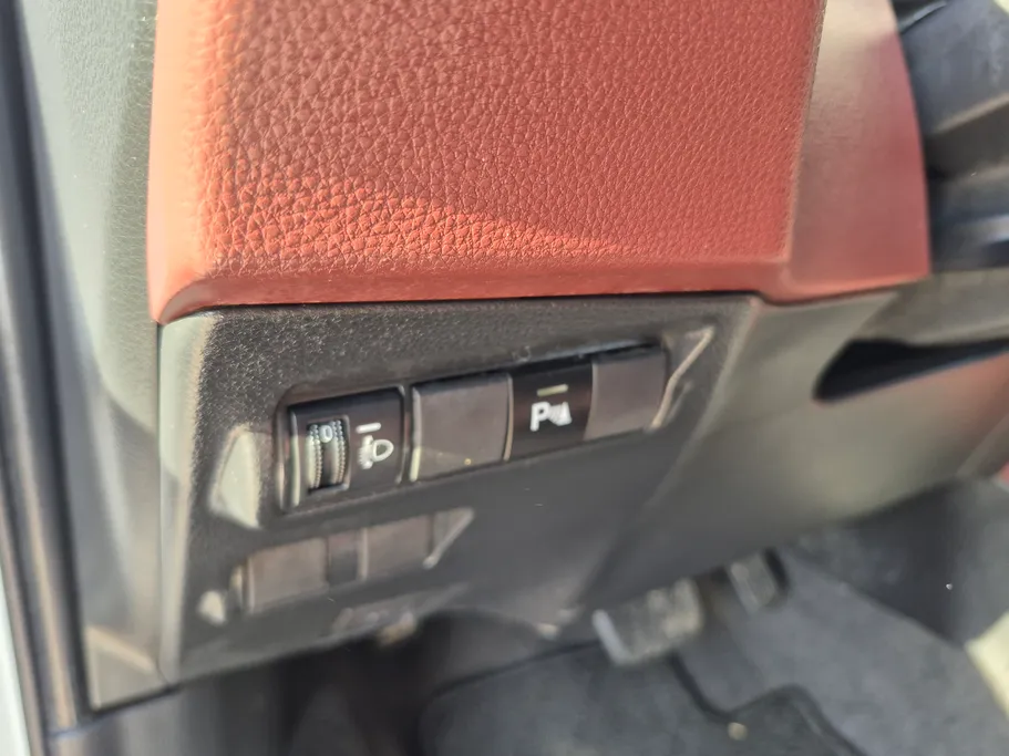 تويوتا كورولا كروس XLE 2024 