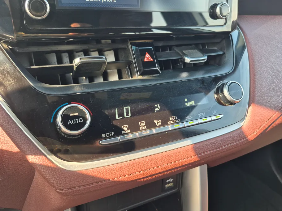 تويوتا كورولا كروس XLE 2024 