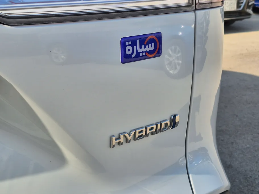 تويوتا كورولا كروس XLE 2024 