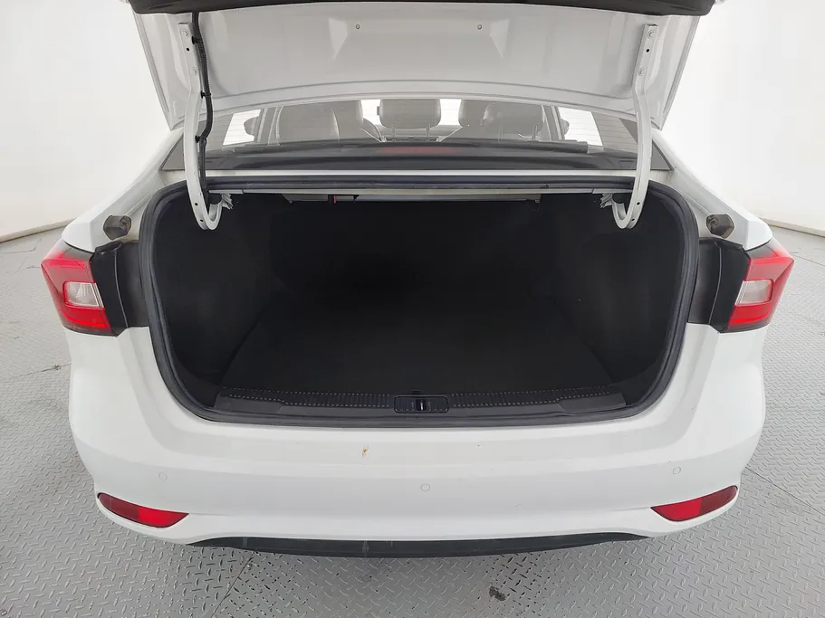 ام جي 5 LUX 2023 