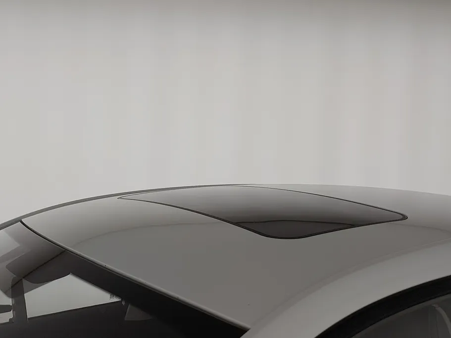 ام جي 5 LUX 2023 