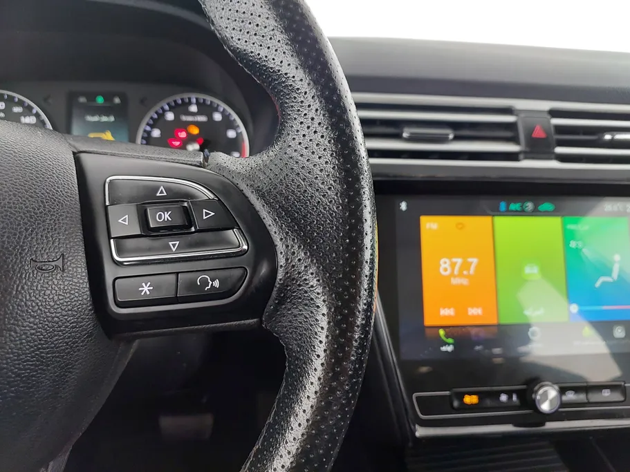 ام جي 5 LUX 2023 