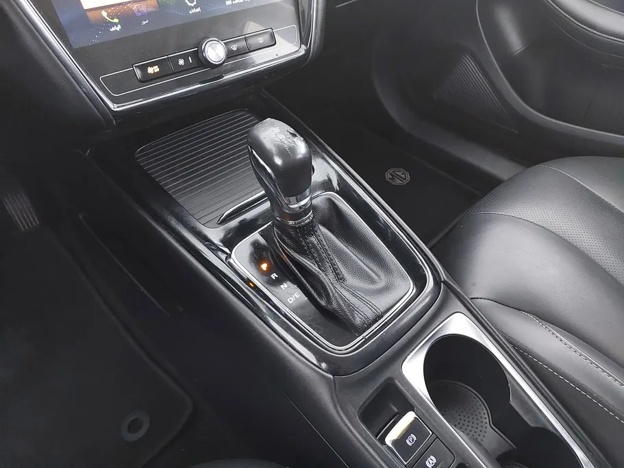 ام جي 5 LUX 2023 